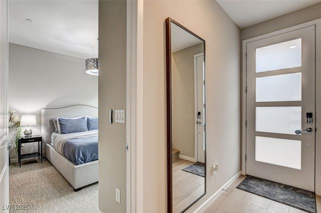 658 Spotted Falcon Street, Las Vegas, NV 89138