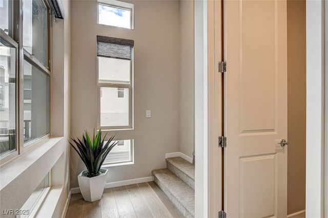 658 Spotted Falcon Street, Las Vegas, NV 89138