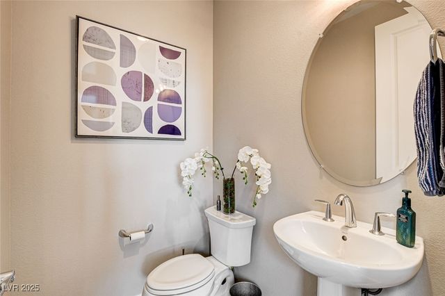 658 Spotted Falcon Street, Las Vegas, NV 89138