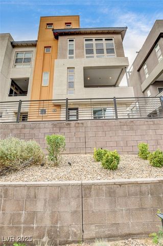 658 Spotted Falcon Street, Las Vegas, NV 89138