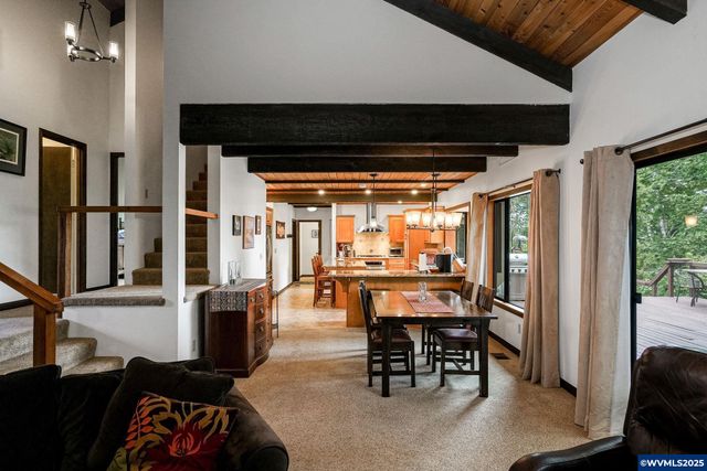 3904 Viewcrest Rd S, Salem, OR 97302