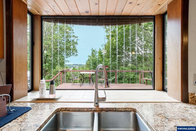 3904 Viewcrest Rd S, Salem, OR 97302