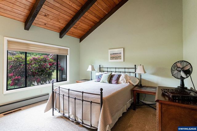 3904 Viewcrest Rd S, Salem, OR 97302