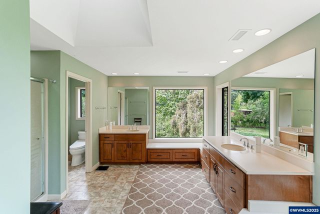 3904 Viewcrest Rd S, Salem, OR 97302