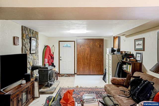 3904 Viewcrest Rd S, Salem, OR 97302