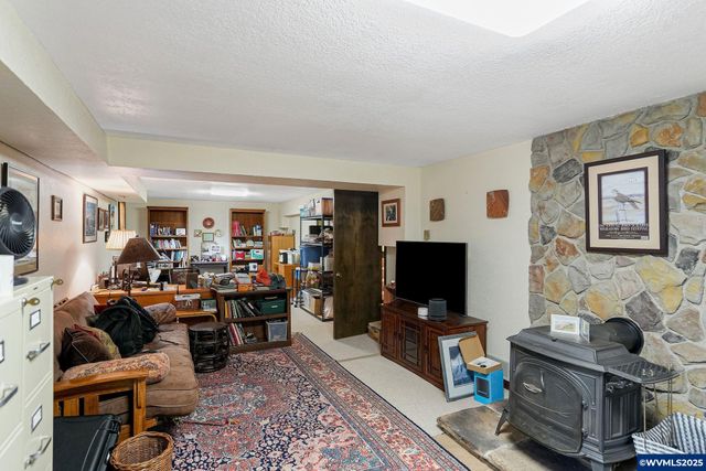 3904 Viewcrest Rd S, Salem, OR 97302