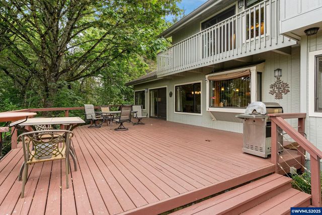 3904 Viewcrest Rd S, Salem, OR 97302