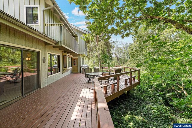 3904 Viewcrest Rd S, Salem, OR 97302