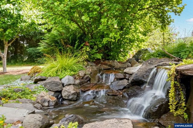 3904 Viewcrest Rd S, Salem, OR 97302