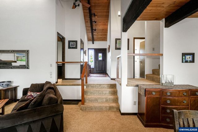 3904 Viewcrest Rd S, Salem, OR 97302