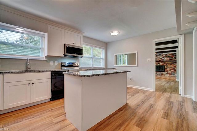 828 Timberlake DR, Virginia Beach, VA 23464