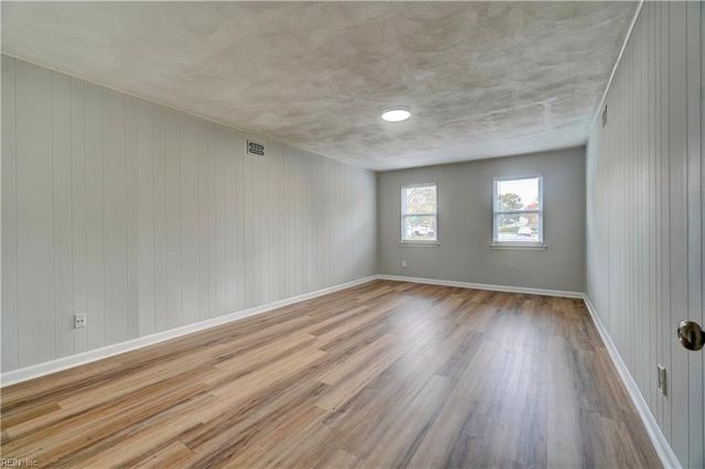 828 Timberlake DR, Virginia Beach, VA 23464