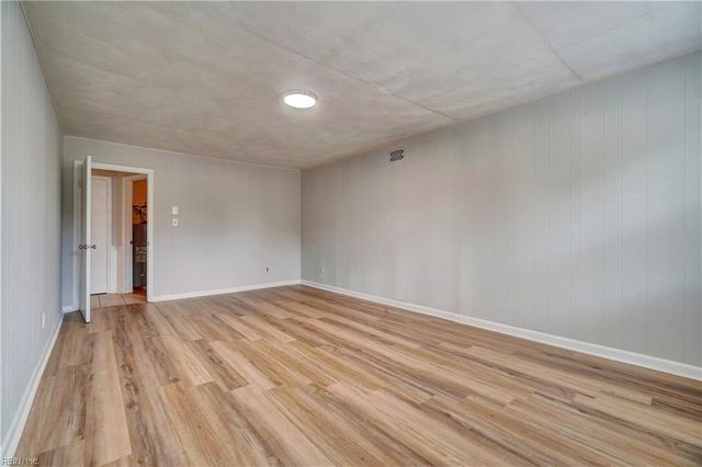 828 Timberlake DR, Virginia Beach, VA 23464