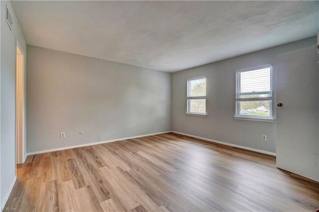 828 Timberlake DR, Virginia Beach, VA 23464