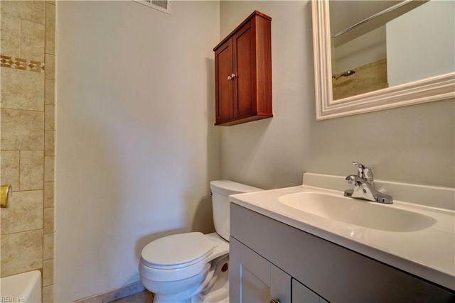 828 Timberlake DR, Virginia Beach, VA 23464