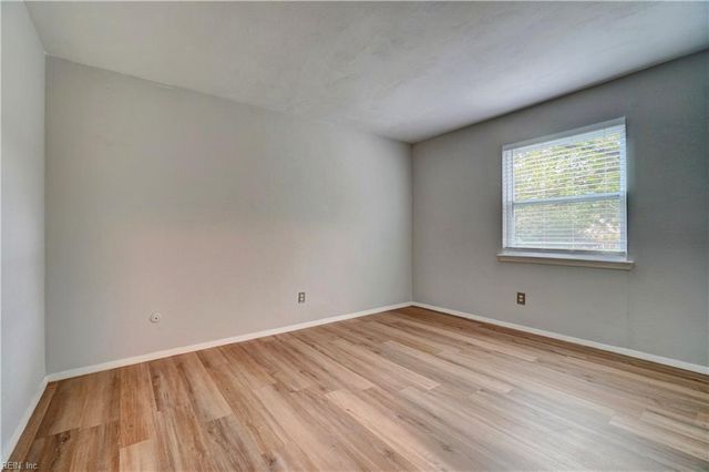 828 Timberlake DR, Virginia Beach, VA 23464