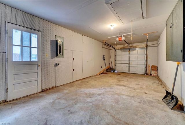 828 Timberlake DR, Virginia Beach, VA 23464