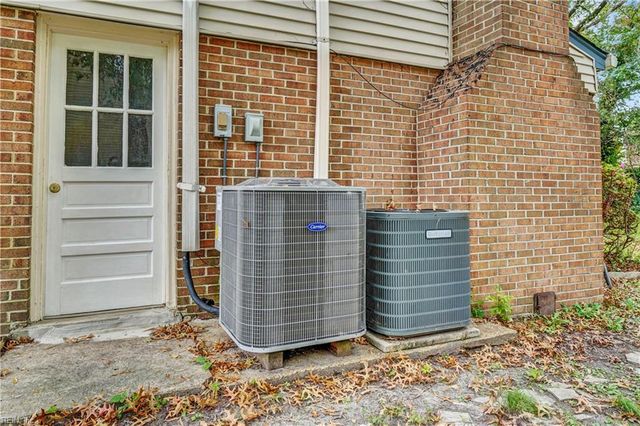 828 Timberlake DR, Virginia Beach, VA 23464