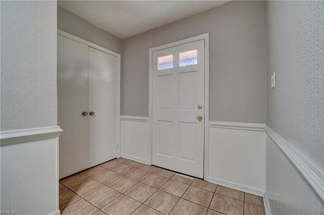 828 Timberlake DR, Virginia Beach, VA 23464