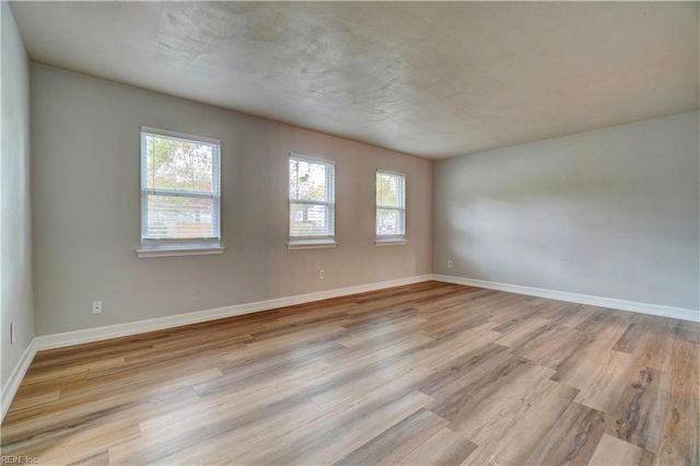 828 Timberlake DR, Virginia Beach, VA 23464