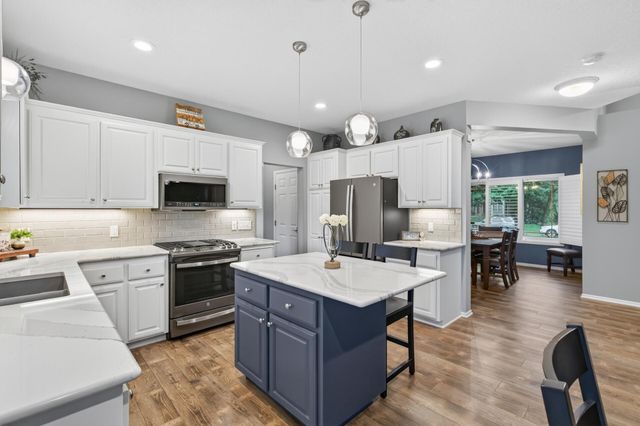 8939 Heatherton Ridge Drive, Savage, MN 55378