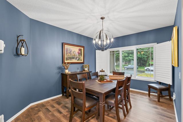 8939 Heatherton Ridge Drive, Savage, MN 55378