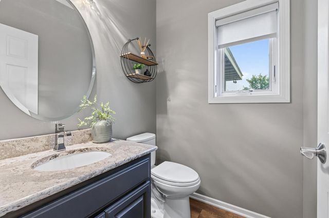 8939 Heatherton Ridge Drive, Savage, MN 55378