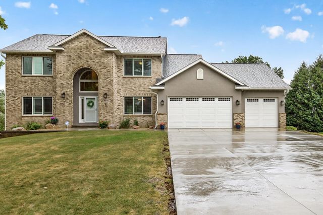 8939 Heatherton Ridge Drive, Savage, MN 55378