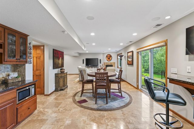 8939 Heatherton Ridge Drive, Savage, MN 55378