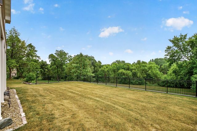 8939 Heatherton Ridge Drive, Savage, MN 55378
