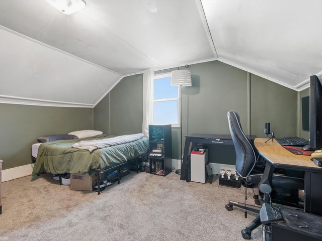85 E Kalama Avenue, Madison Heights, MI 48071