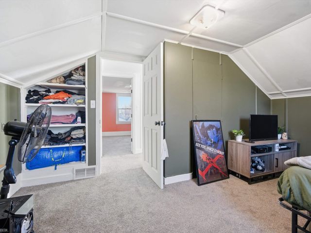 85 E Kalama Avenue, Madison Heights, MI 48071