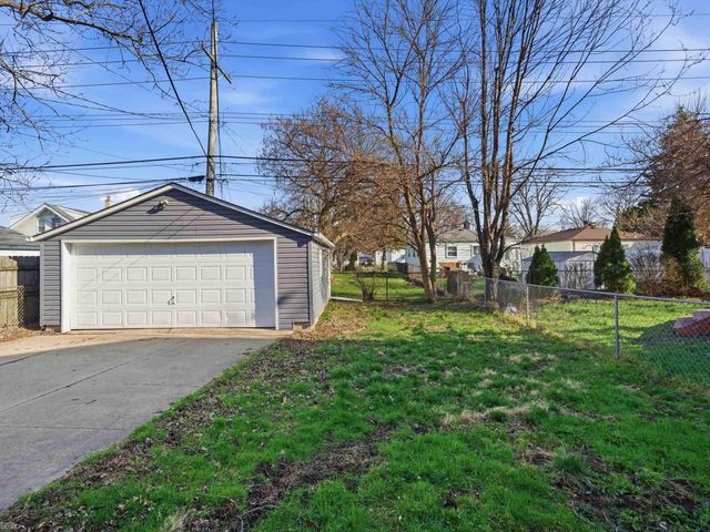 85 E Kalama Avenue, Madison Heights, MI 48071