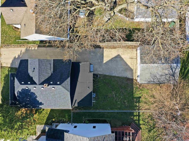 85 E Kalama Avenue, Madison Heights, MI 48071