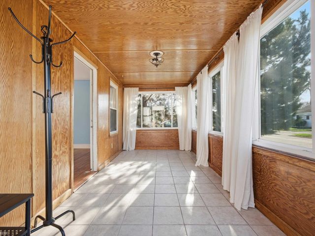 85 E Kalama Avenue, Madison Heights, MI 48071