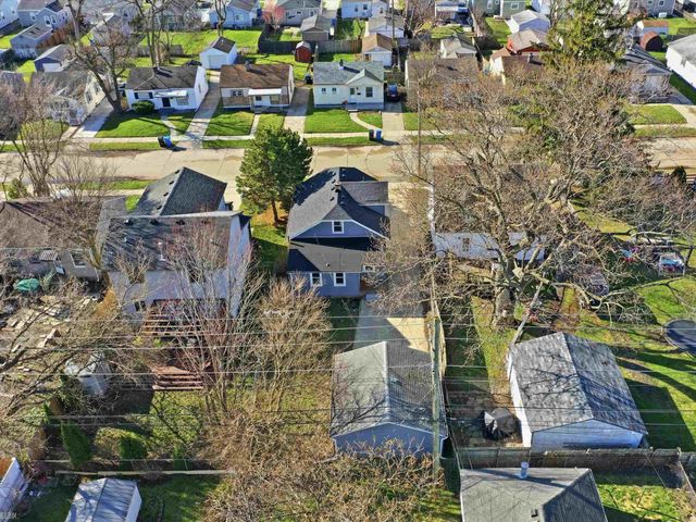 85 E Kalama Avenue, Madison Heights, MI 48071