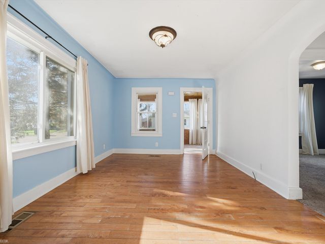 85 E Kalama Avenue, Madison Heights, MI 48071