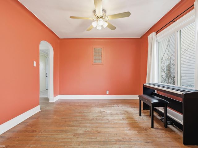 85 E Kalama Avenue, Madison Heights, MI 48071