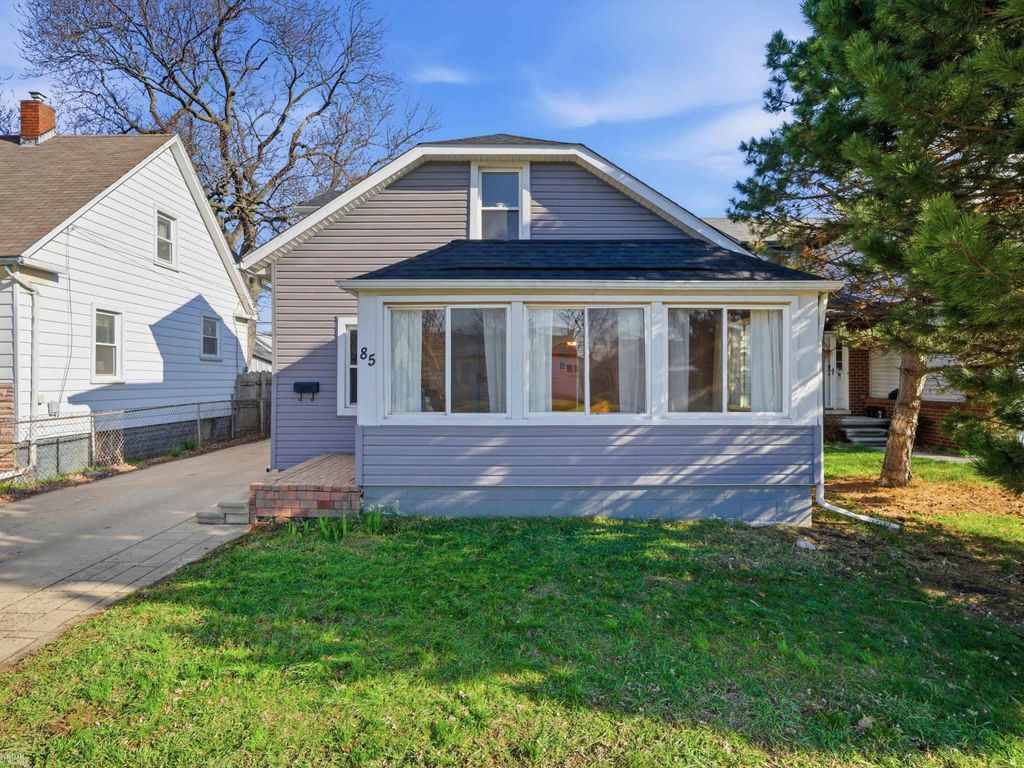 85 E Kalama Avenue, Madison Heights, MI 48071