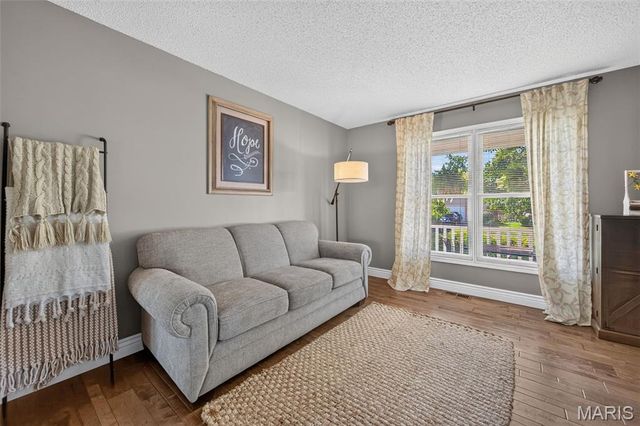 292 England Drive, O'fallon, MO 63366