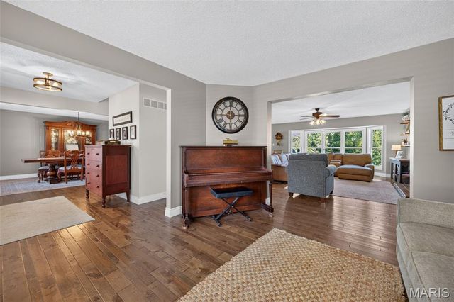 292 England Drive, O'fallon, MO 63366