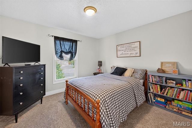 292 England Drive, O'fallon, MO 63366