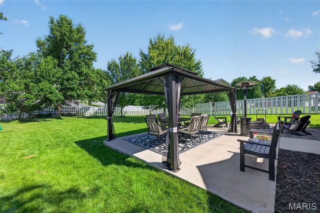 292 England Drive, O'fallon, MO 63366