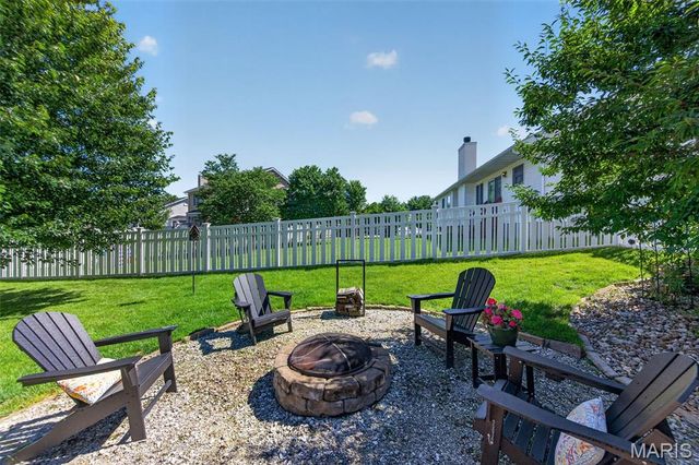 292 England Drive, O'fallon, MO 63366