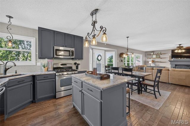 292 England Drive, O'fallon, MO 63366