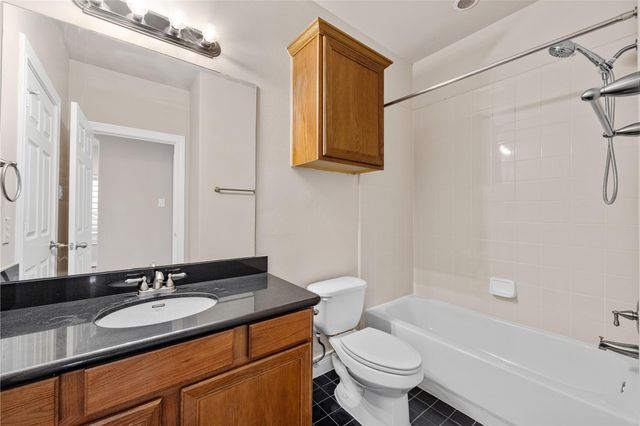 2915 Clinton Drive, Houston, TX 77020