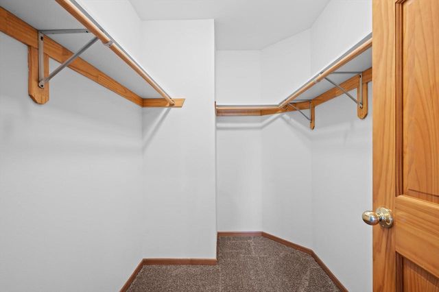 W234N7698 Grey Moss COURT, Sussex, WI 53089