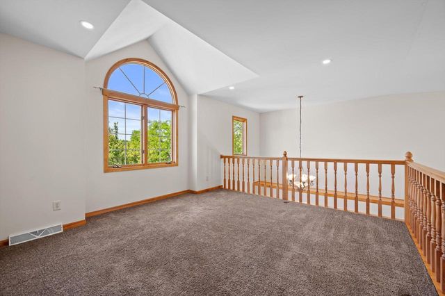 W234N7698 Grey Moss COURT, Sussex, WI 53089