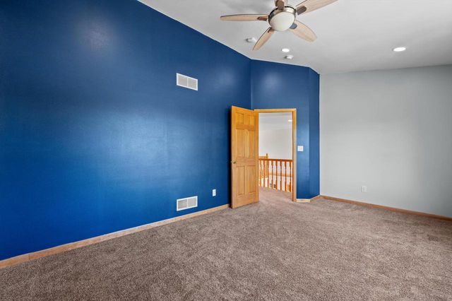 W234N7698 Grey Moss COURT, Sussex, WI 53089