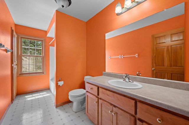 W234N7698 Grey Moss COURT, Sussex, WI 53089